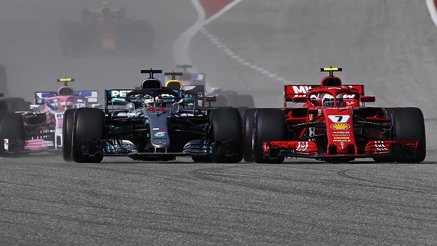 Il sorpasso iniziale di Raikkonen ai danni del poleman Hamilton