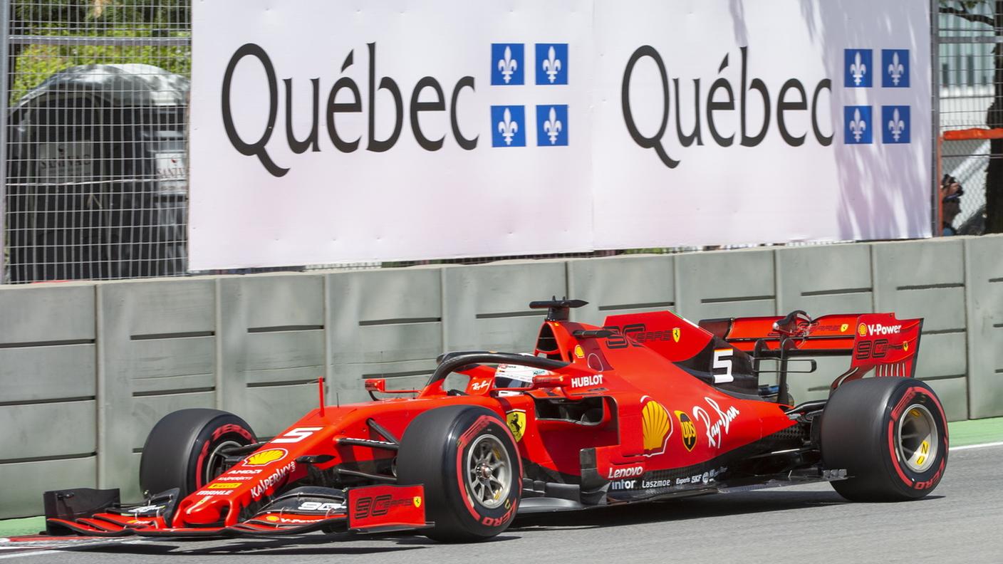 Dietro di lui Hamilton e Leclerc