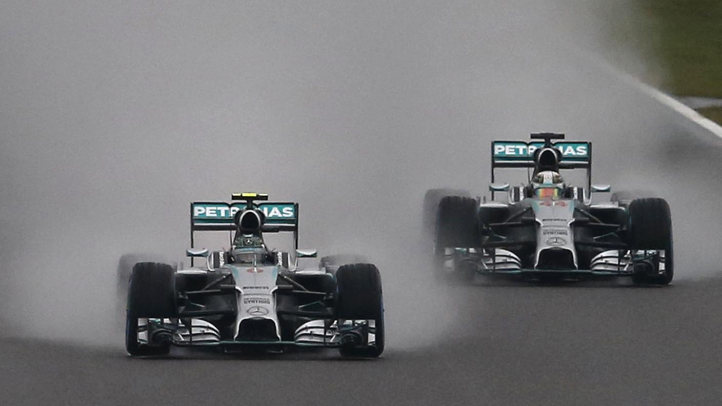 Continua il dominio Mercedes