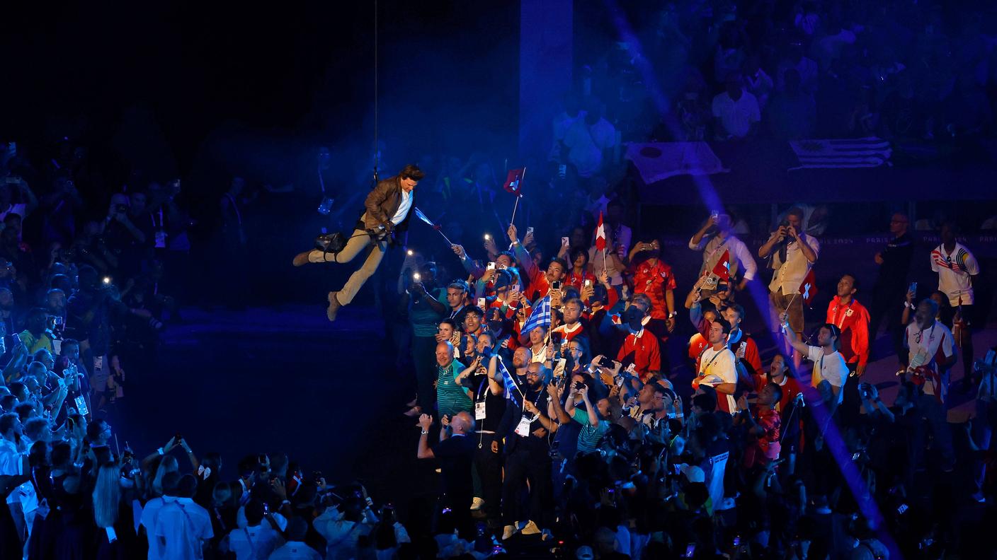 Tom Cruise "plana" nello Stade de France...