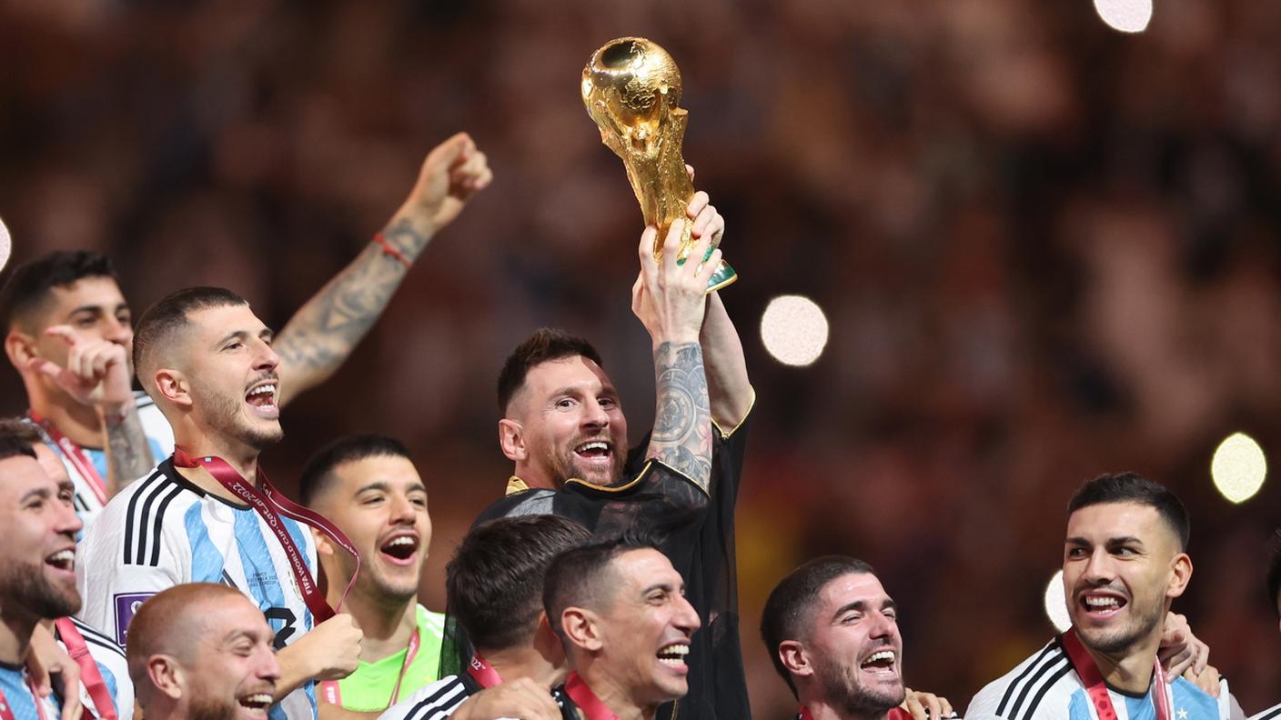 La Pulce può finalmente alzare al cielo la Coppa del Mondo