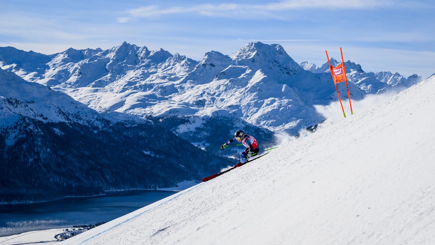 Sofia Goggia immersa nelle montagne