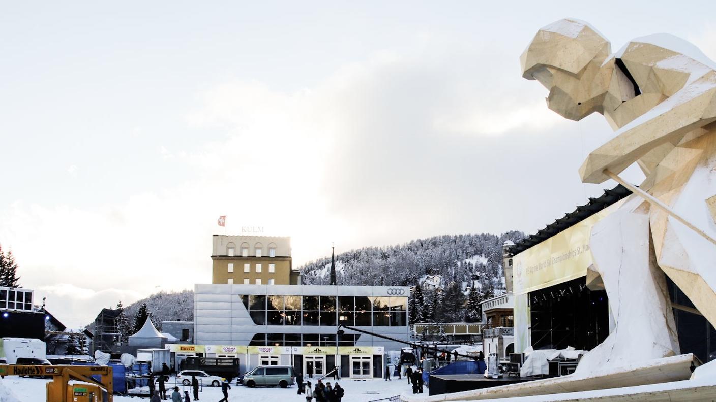 Kulm Park e il suo sciatore gigante in legno
