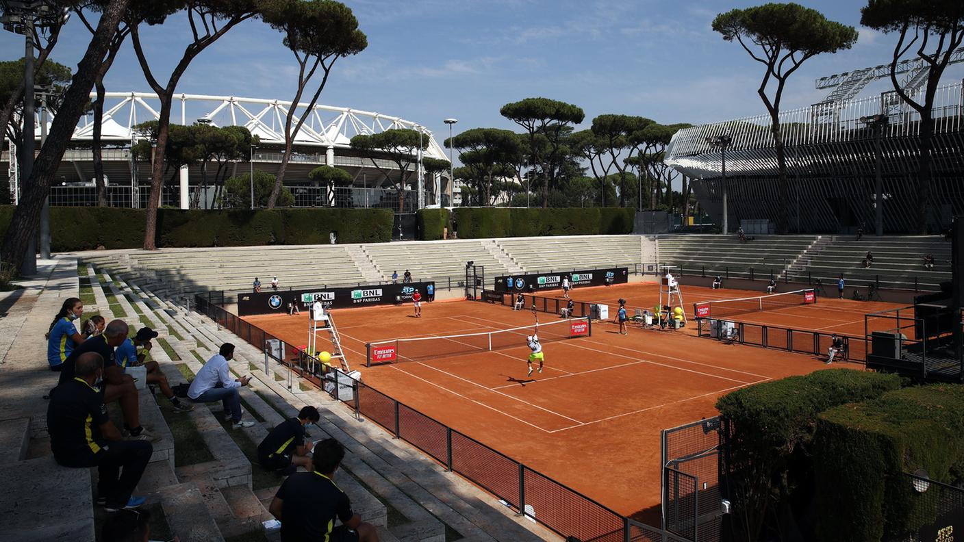 Le tribune quasi deserte