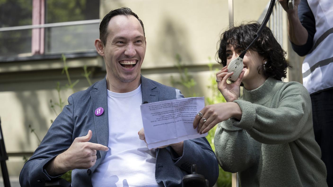 Quello di Islam Alijaj è un profilo atipico a Palazzo federale:  lui è affetto da un handicap motorio